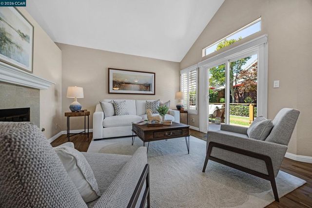 402 Chupcan Pl, Clayton, CA 94517