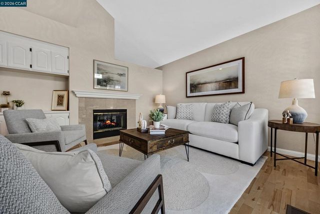 402 Chupcan Pl, Clayton, CA 94517