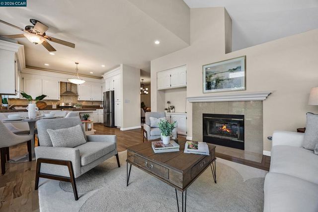 402 Chupcan Pl, Clayton, CA 94517