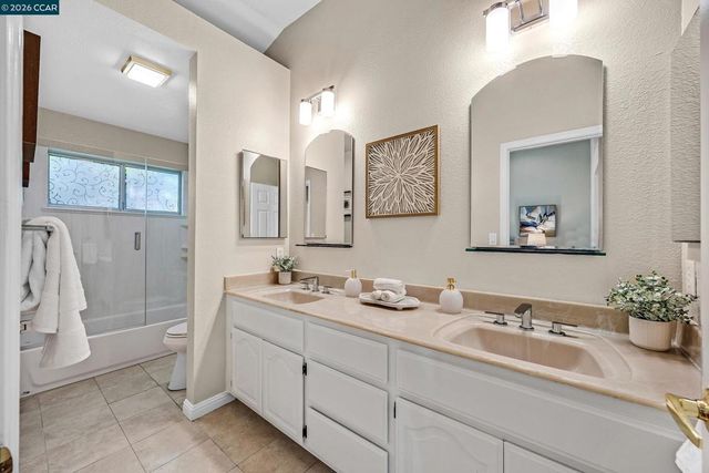 402 Chupcan Pl, Clayton, CA 94517