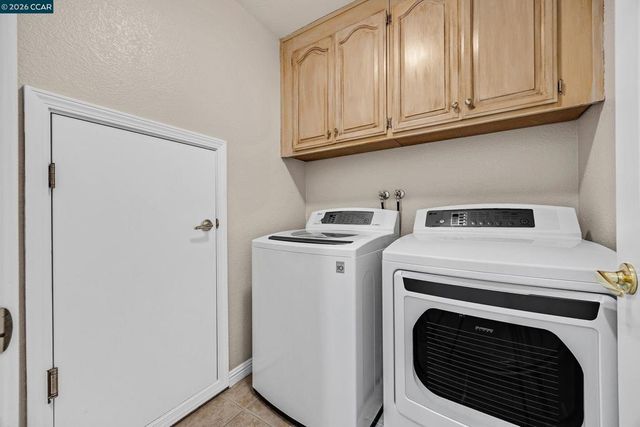 402 Chupcan Pl, Clayton, CA 94517