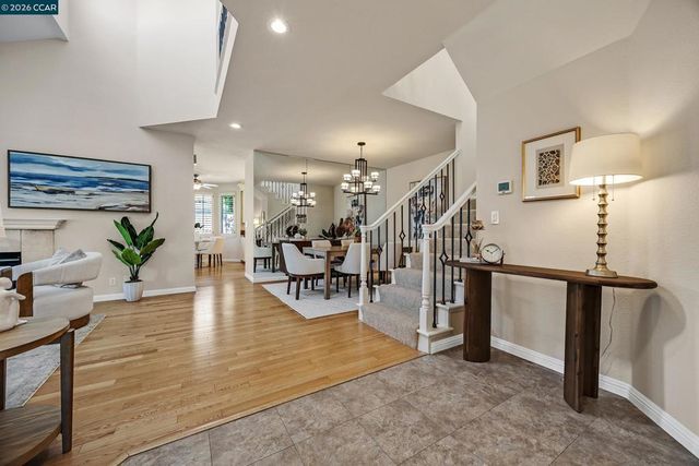 402 Chupcan Pl, Clayton, CA 94517