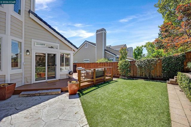 402 Chupcan Pl, Clayton, CA 94517