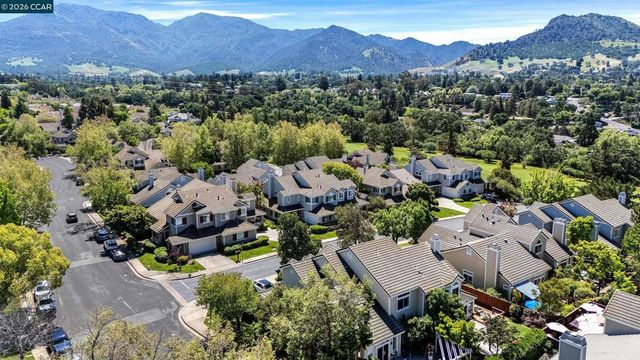 402 Chupcan Pl, Clayton, CA 94517