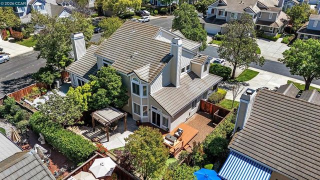 402 Chupcan Pl, Clayton, CA 94517