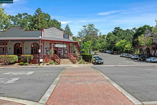 402 Chupcan Pl, Clayton, CA 94517