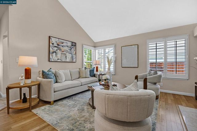 402 Chupcan Pl, Clayton, CA 94517