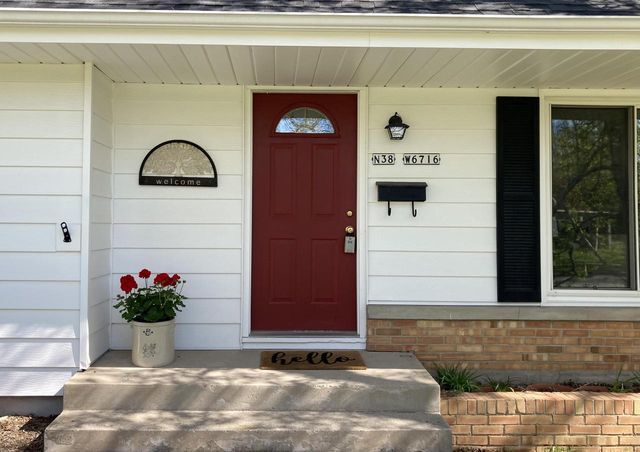 N38W6716 Wilson STREET, Cedarburg, WI 53012