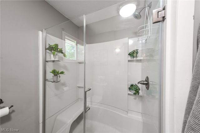 1583 Hilda Street, Lakemore, OH 44250