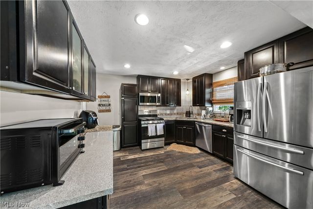 1583 Hilda Street, Lakemore, OH 44250