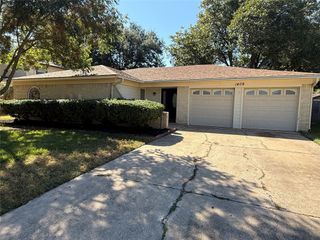 1409 High Ridge Road, Benbrook, TX 76126
