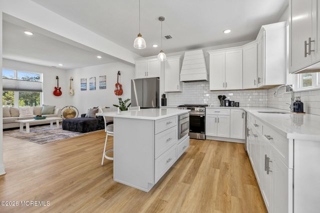 1 Melinda Court, Bayville, NJ 08721