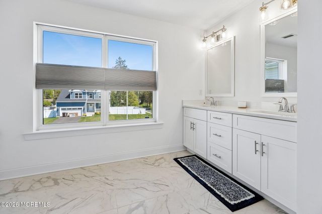 1 Melinda Court, Bayville, NJ 08721