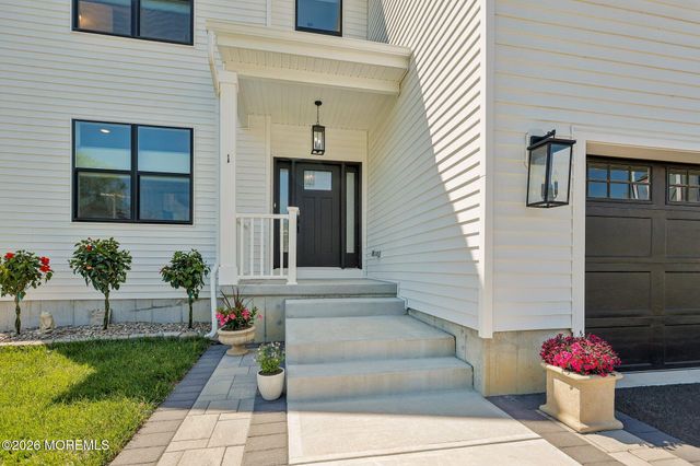 1 Melinda Court, Bayville, NJ 08721