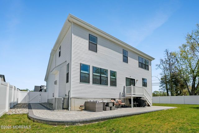 1 Melinda Court, Bayville, NJ 08721
