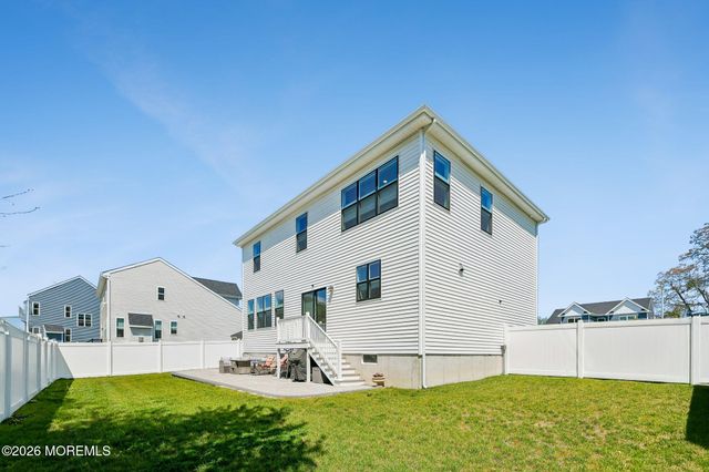 1 Melinda Court, Bayville, NJ 08721