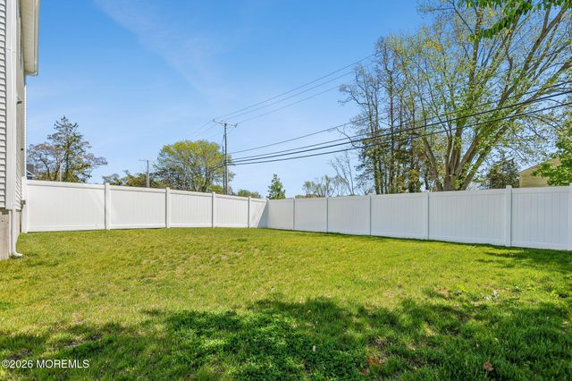 1 Melinda Court, Bayville, NJ 08721