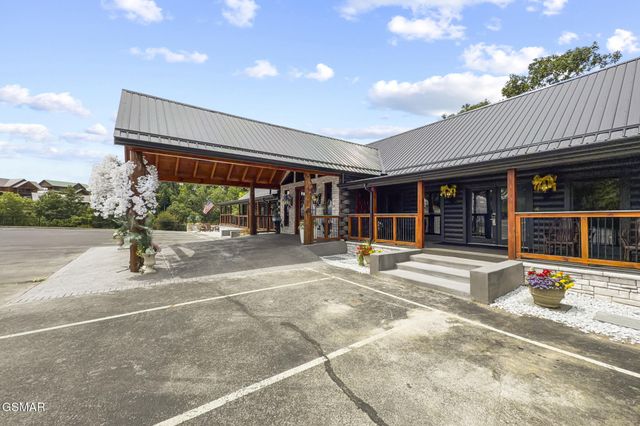 135 Wild Heron Way, Sevierville, TN 37862