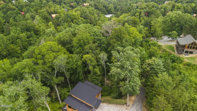 135 Wild Heron Way, Sevierville, TN 37862