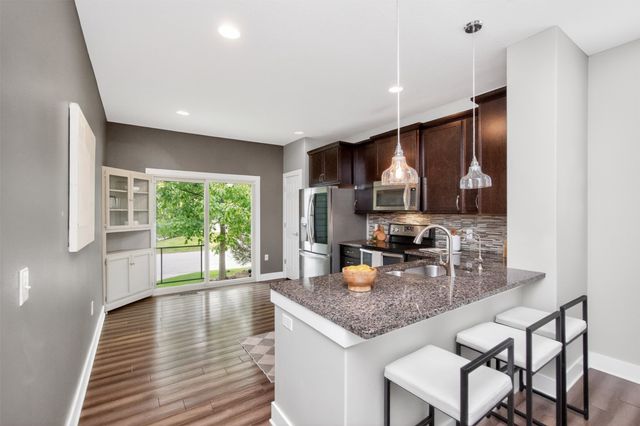 570 S Crescent Way, West Des Moines, IA 50266