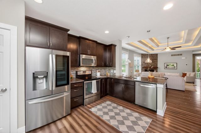 570 S Crescent Way, West Des Moines, IA 50266