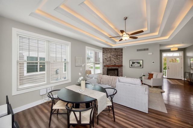 570 S Crescent Way, West Des Moines, IA 50266