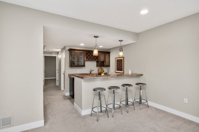 570 S Crescent Way, West Des Moines, IA 50266