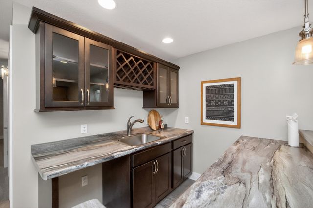 570 S Crescent Way, West Des Moines, IA 50266