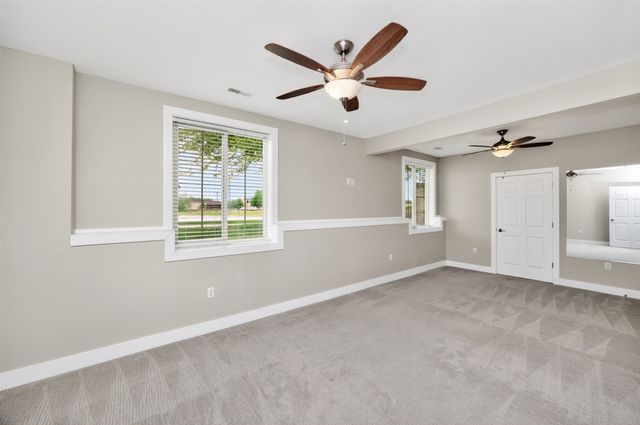 570 S Crescent Way, West Des Moines, IA 50266