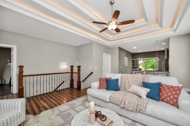 570 S Crescent Way, West Des Moines, IA 50266