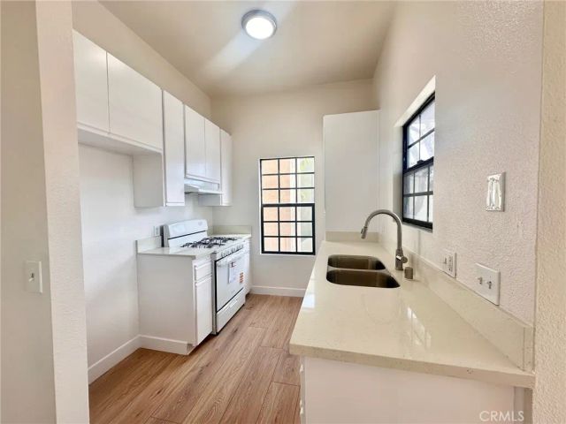 10531 Lakeside South J, Garden Grove, CA 92840