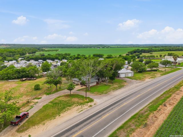 1195 Fm 471 N, Castroville, TX 78009