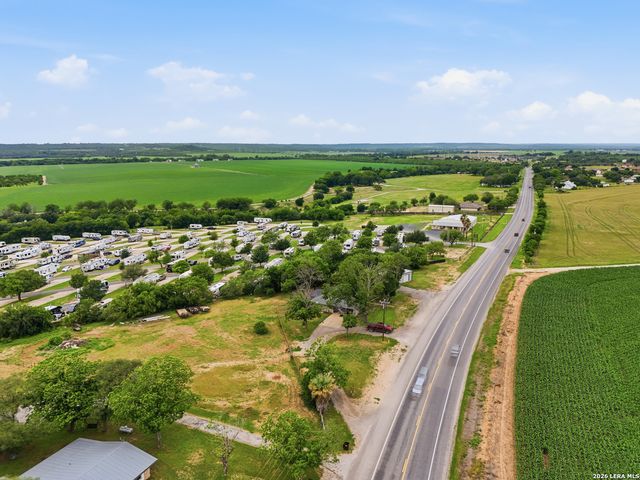 1195 Fm 471 N, Castroville, TX 78009