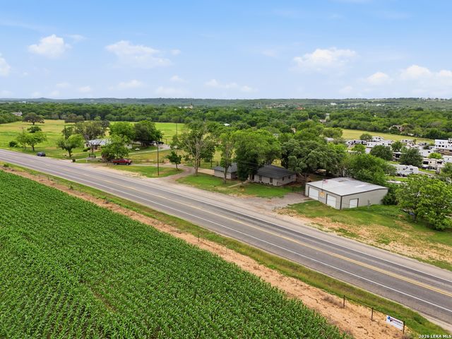 1195 Fm 471 N, Castroville, TX 78009