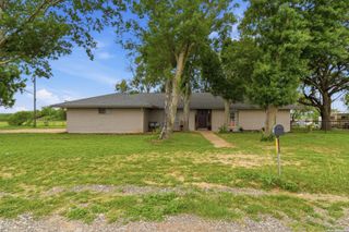 1195 Fm 471 N, Castroville, TX 78009