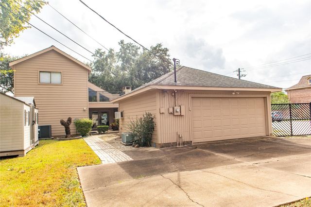 5008 Locust Street, Bellaire, TX 77401