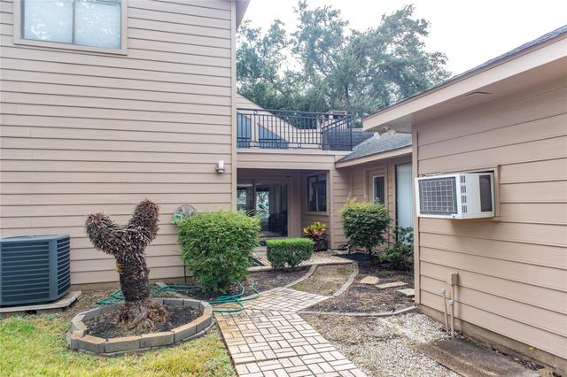 5008 Locust Street, Bellaire, TX 77401