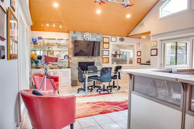 5008 Locust Street, Bellaire, TX 77401