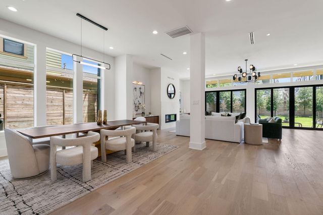 963 W 41st Street, Houston, TX 77018