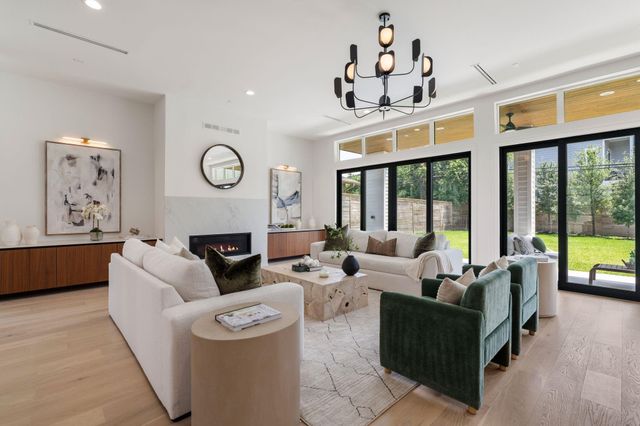 963 W 41st Street, Houston, TX 77018