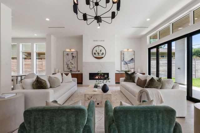 963 W 41st Street, Houston, TX 77018