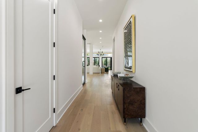 963 W 41st Street, Houston, TX 77018