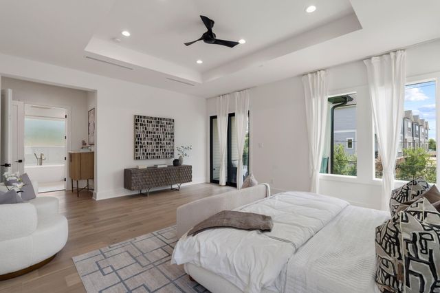 963 W 41st Street, Houston, TX 77018