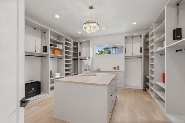 963 W 41st Street, Houston, TX 77018