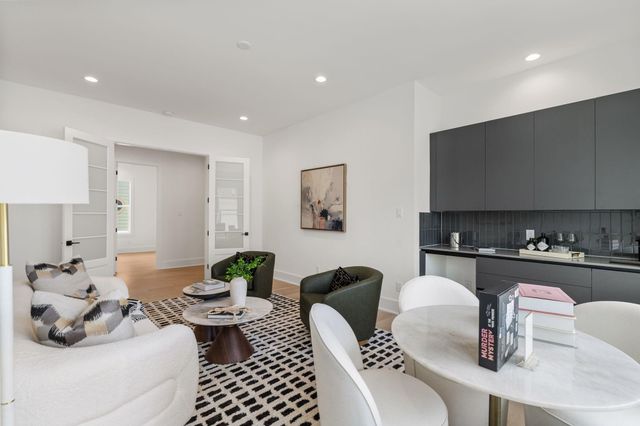 963 W 41st Street, Houston, TX 77018
