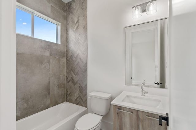963 W 41st Street, Houston, TX 77018
