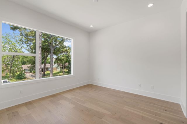 963 W 41st Street, Houston, TX 77018