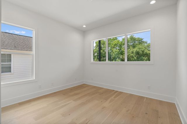 963 W 41st Street, Houston, TX 77018