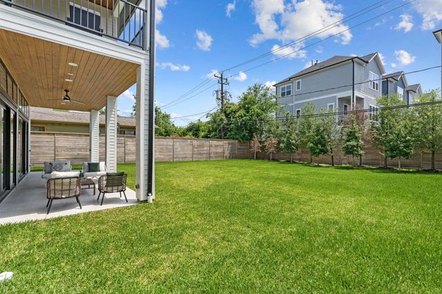 963 W 41st Street, Houston, TX 77018