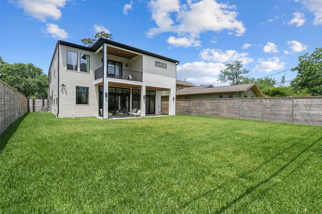 963 W 41st Street, Houston, TX 77018